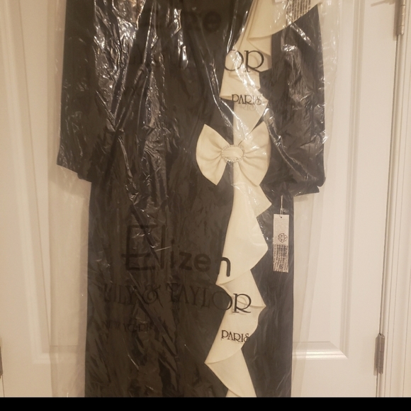 👗 - Picture 2 of 5